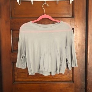 Cropped Alo Yoga Tee